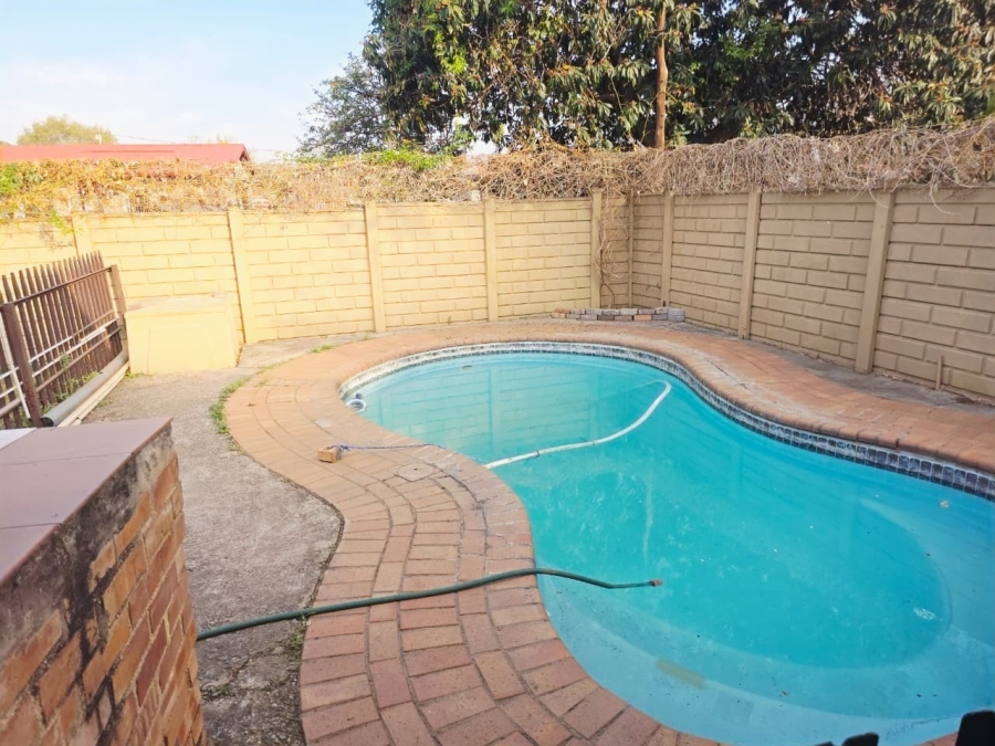 4 Bedroom Property for Sale in Oos Einde North West